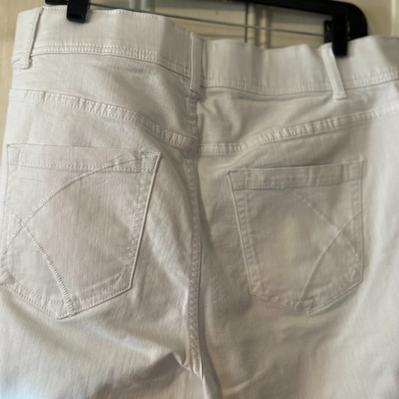 Capris - Picture 3 of 3